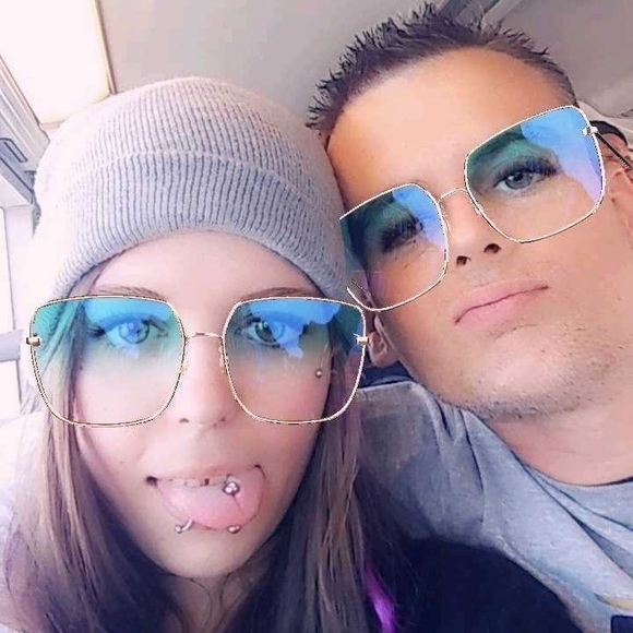 Meet your Posher, Daniel - Picture 1 of 1